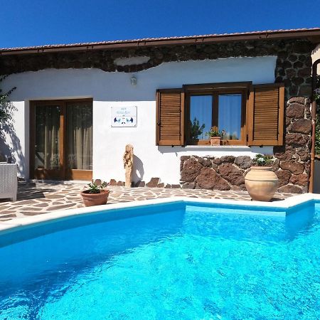 Villa Sari Affitta Camere La Caletta Exterior photo